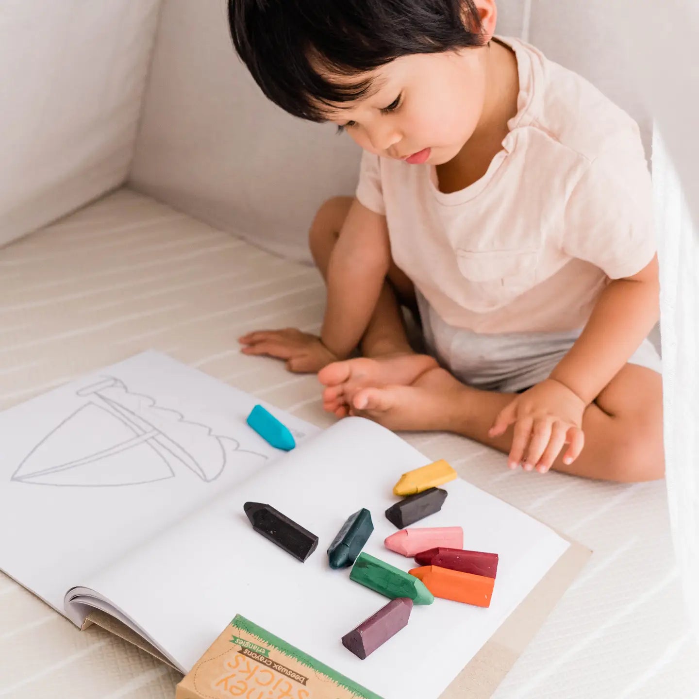 Honeysticks Triangles Crayons